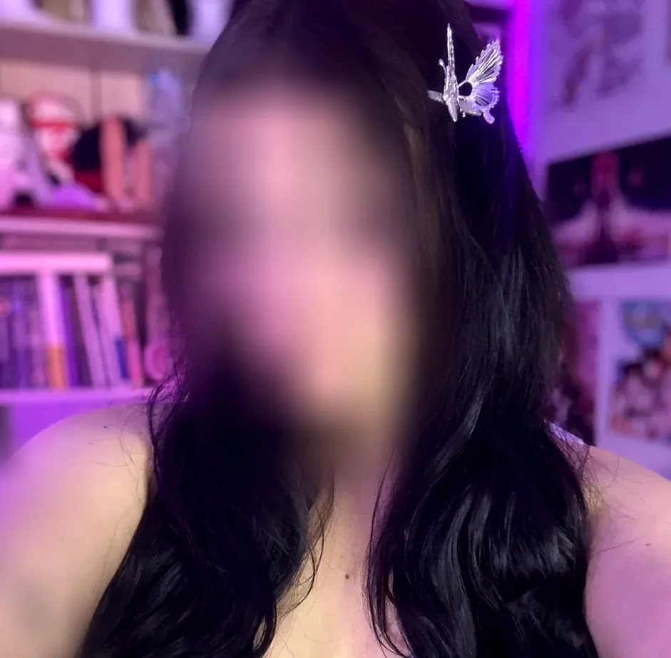 Pauline, 26