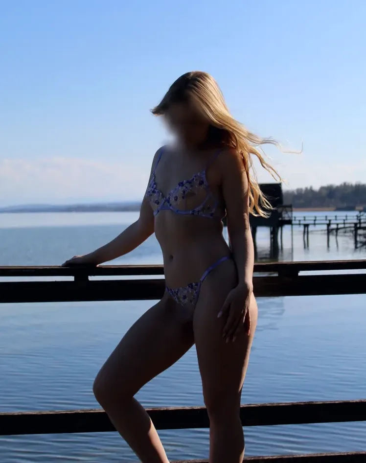 Yvonne, 19